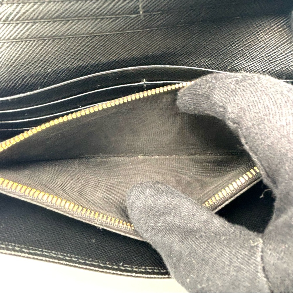 Prada Black Saffiano Leather Wallet - Picture 10 of 11